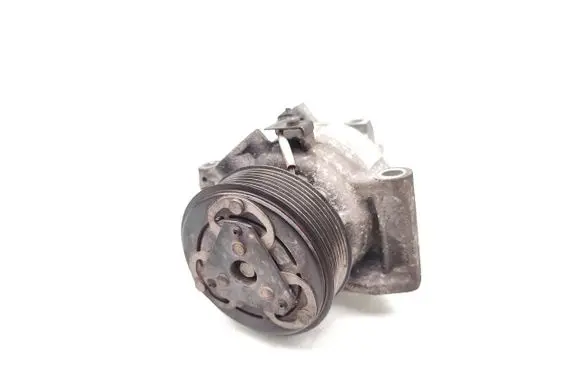 Dacia Sandero Air conditioning (A/C) compressor (pump) 926003541R