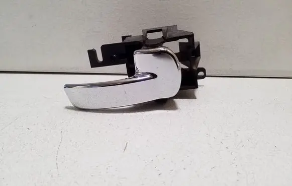 Nissan Pathfinder R51 Front door interior handle