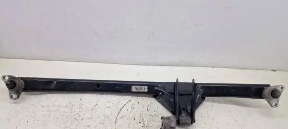 Engine mounting bracket