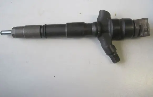 Fuel injector