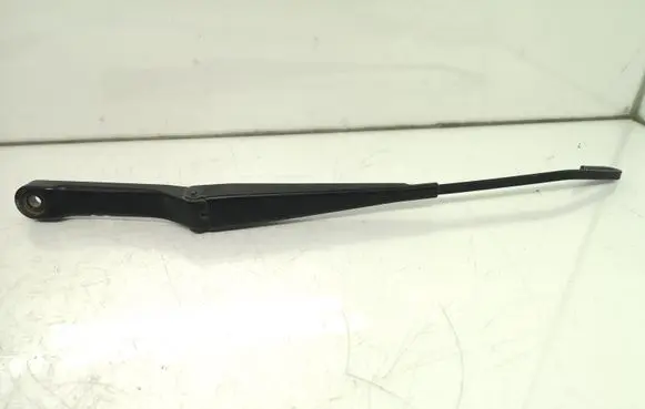 Mercedes-Benz ML W163 Front wiper blade arm
