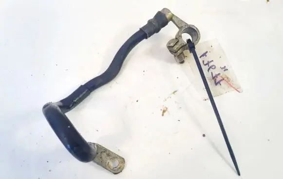 Volkswagen Touran I Positive cable (battery)