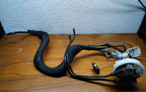 Mercedes-Benz E W211 Fuel injection high pressure pump A2114701641