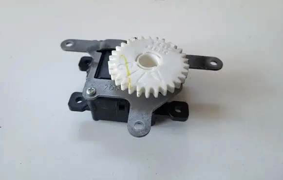 Toyota Verso A/C air flow flap actuator/motor 