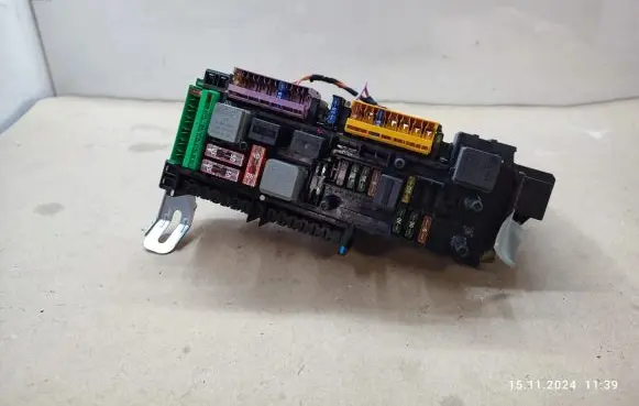Mercedes-Benz E W212 Fuse module 2129003702