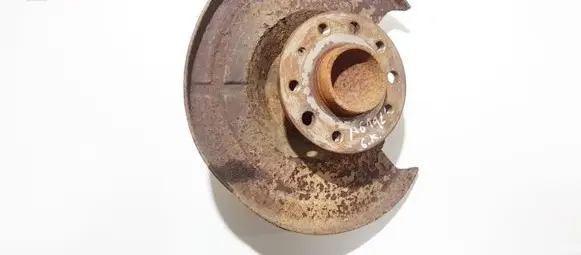 Rear wheel hub