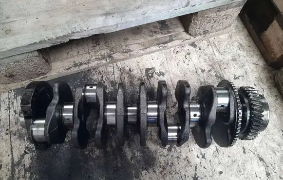 Volkswagen Multivan T5 Crankshaft 