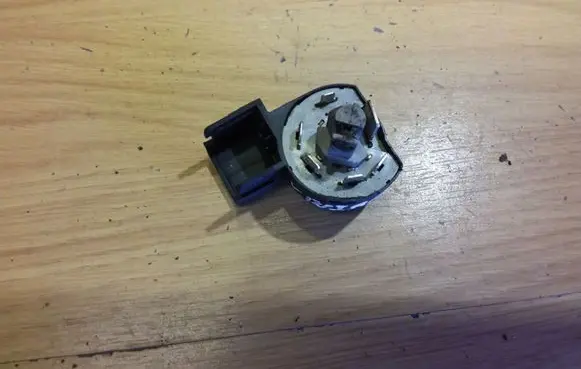 Opel Vectra B Ignition lock contact 90505912