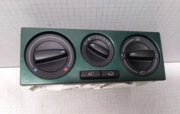 Volkswagen Golf IV Climate control unit 1J0820045F 90151121