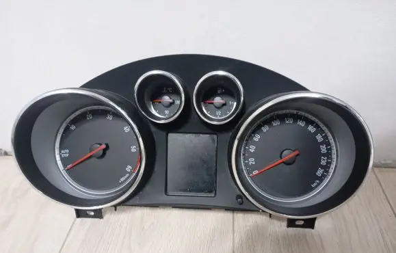 Opel Insignia A Speedometer (instrument cluster) 20930206