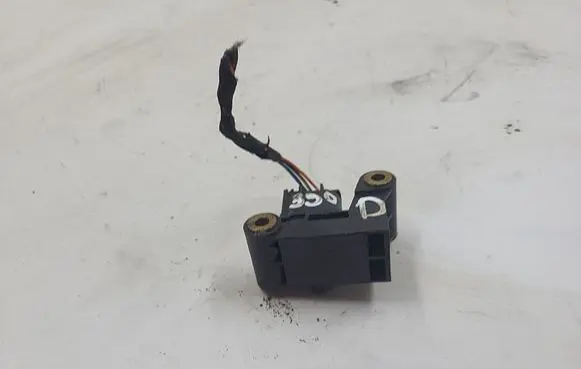 BMW 5 E60 E61 Airbag deployment crash/impact sensor 6977398 190408 180408