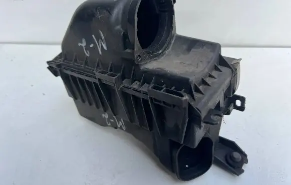 Mitsubishi Colt Air filter box MN130288 A003TP1455 A63900401