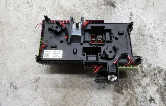Mercedes-Benz C W205 Fuse module A2059068501 529881F07 154311532