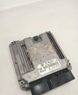 Volkswagen Golf V Engine control unit/module 03C906032P 03C906032C 0261201771