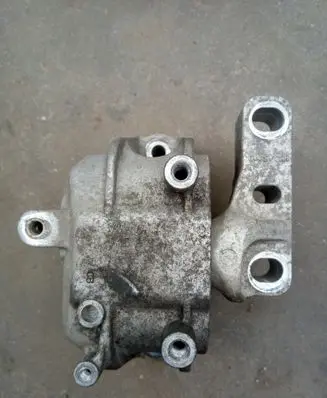 Skoda Superb B6 (3T) Engine mount bracket 1K0199262