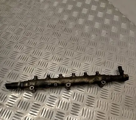 Volvo V70 Fuel main line pipe