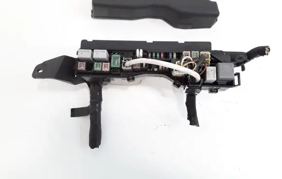 Toyota Avensis T250 Fuse module