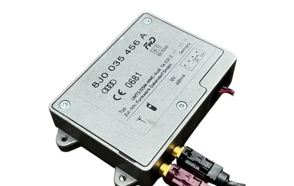 Audi A3 S3 A3 Sportback 8P Aerial antenna amplifier 8J0035456A 11601212