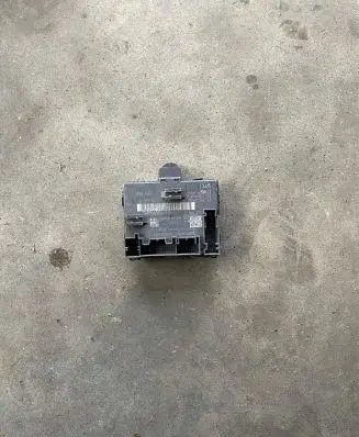 Volkswagen Golf VII Door control unit/module 5Q0959592F
