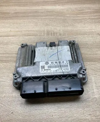 Volkswagen Golf VI Engine control unit/module ECU 03C906016AH 0261S05805