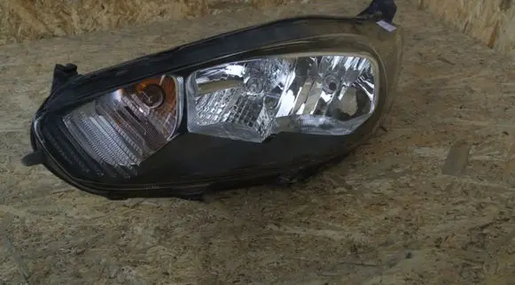 Ford Fiesta Headlight/headlamp