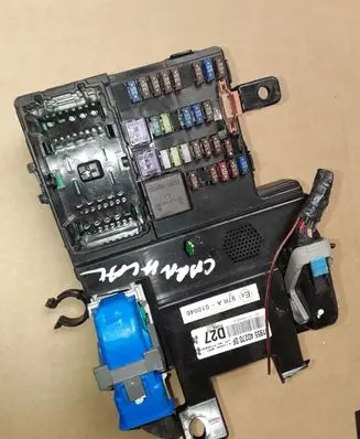 KIA Carnival Fuse module 919554D2700F 97RA010046