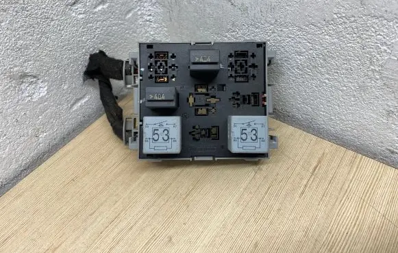 Volkswagen Touareg I Fuse box set 7L0937503A