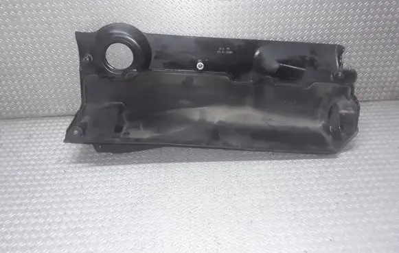 BMW 5 E39 Air filter box cover 137122474430