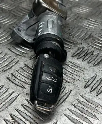 Audi A4 S4 B7 8E 8H Ignition lock 4B0905851Q