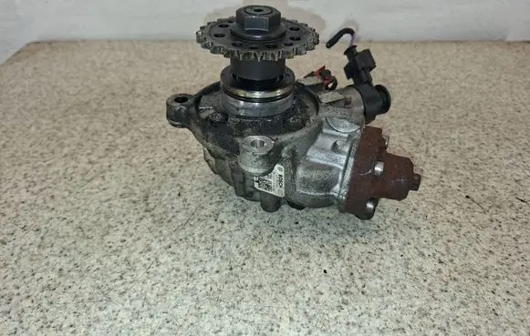 Land Rover Evoque I Fuel injection high pressure pump G4D39B395AA 0445010706