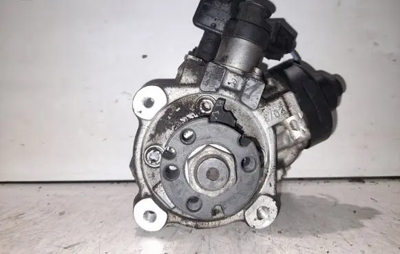 Volkswagen Caddy Fuel injection high pressure pump 03L130755D 0445010514
