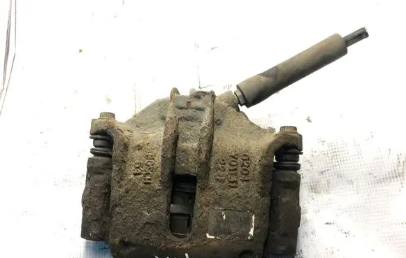 Citroen C4 I Front brake caliper