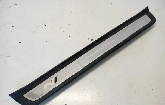 Hyundai i30 Front sill trim cover 85884-S0000