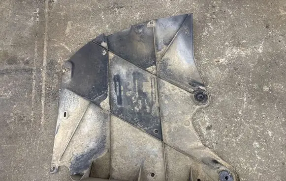 Volkswagen Jetta VI Rear underbody cover/under tray 5C6825205