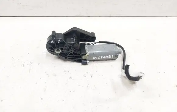 Mercedes-Benz R W251 Seat adjustment motor 0390203209 82059111