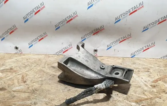 BMW X5 E70 Engine mounting bracket 6780143 22116780143