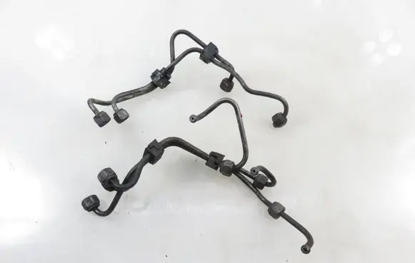 Volkswagen Transporter - Caravelle T4 Fuel injector supply line/pipe 