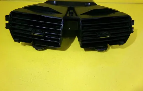 Mercedes-Benz A W168 Dash center air vent grill 1688300054