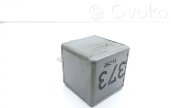 Volkswagen PASSAT B5 Other relay 8D0951253A V2314B52X301