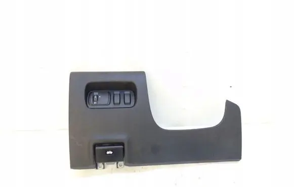 Renault Kadjar Fuse box cover brak