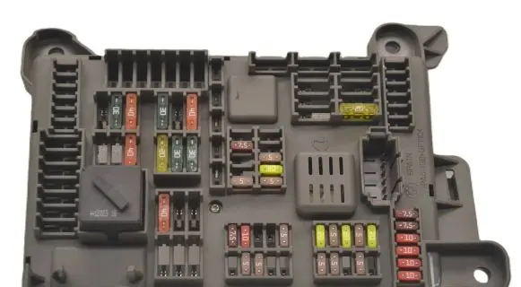 BMW X5 E70 Fuse module 693168704 6069316870 190112