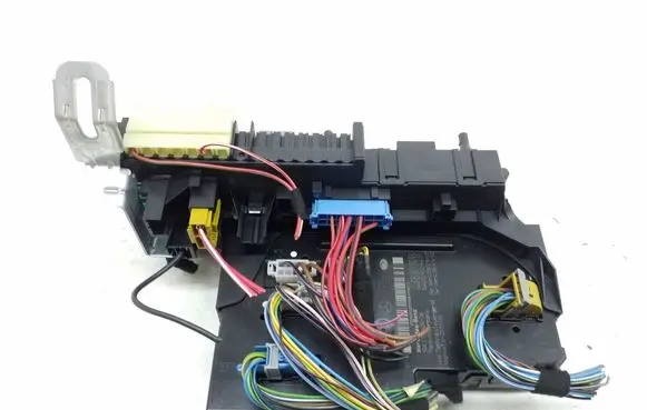 Mercedes-Benz E C207 W207 Fuse module A2129003702