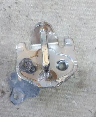 Ford S-MAX Rear door lock loop/hook striker 6G91R21982