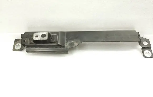 Volvo XC60 Fender mounting bracket 31424580