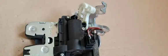 Audi A3 8Y Tailgate/trunk/boot lock/catch/latch 8W0827503