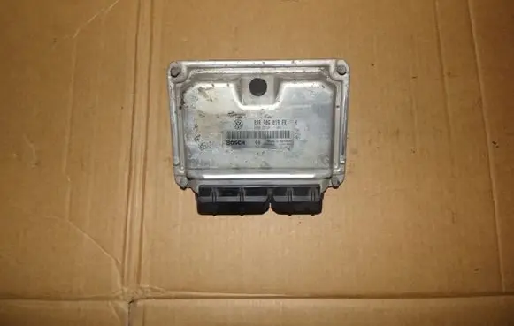 Volkswagen Golf IV Other control units/modules 0281010687