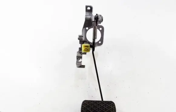 Mercedes-Benz E W210 Brake pedal bracket assembly 2102900619