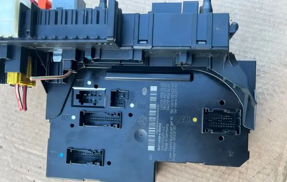 Mercedes-Benz C AMG W204 Fuse box set 2049065602