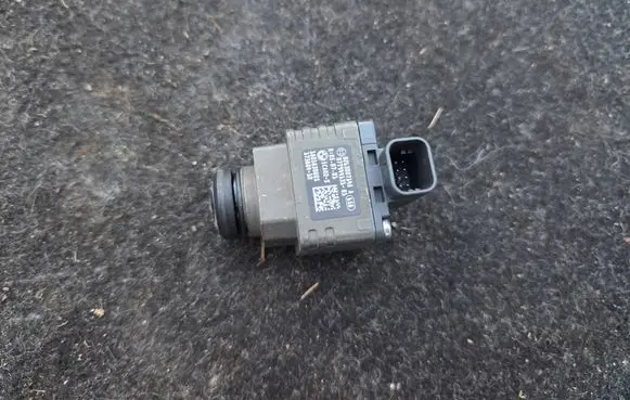 BMW 5 G30 G31 G38 Front bumper camera 7944331