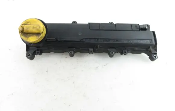 Nissan Almera N16 Rocker cam cover 8200251101